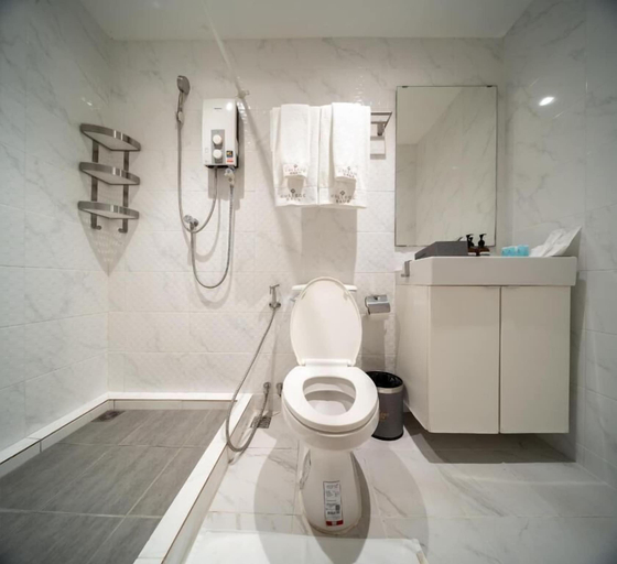 Bathroom 3, Triple Four Bangkok, Ratchathewi