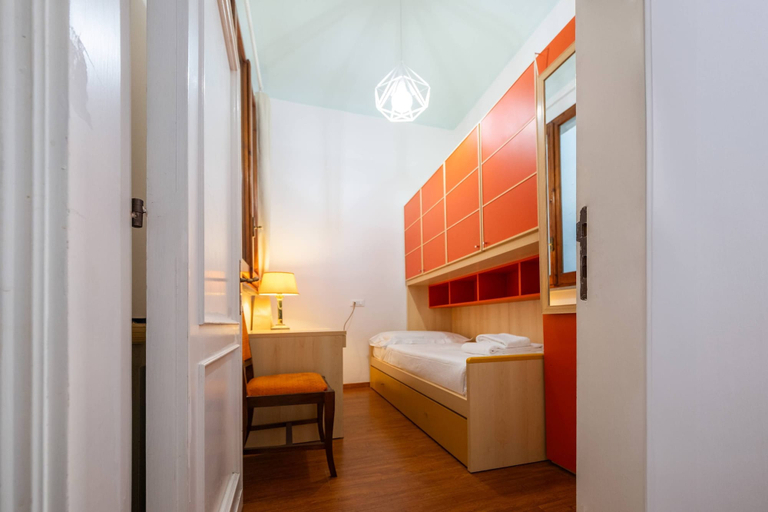 Room 3, Astonishing 2BR in Centric in Florencia, Florence