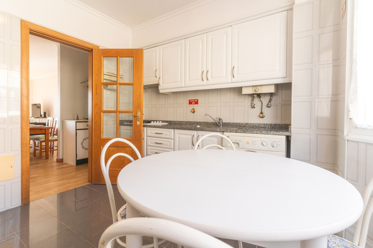 Room 4, Sunrising Apartment by Atlantic Holiday, Santa Cruz