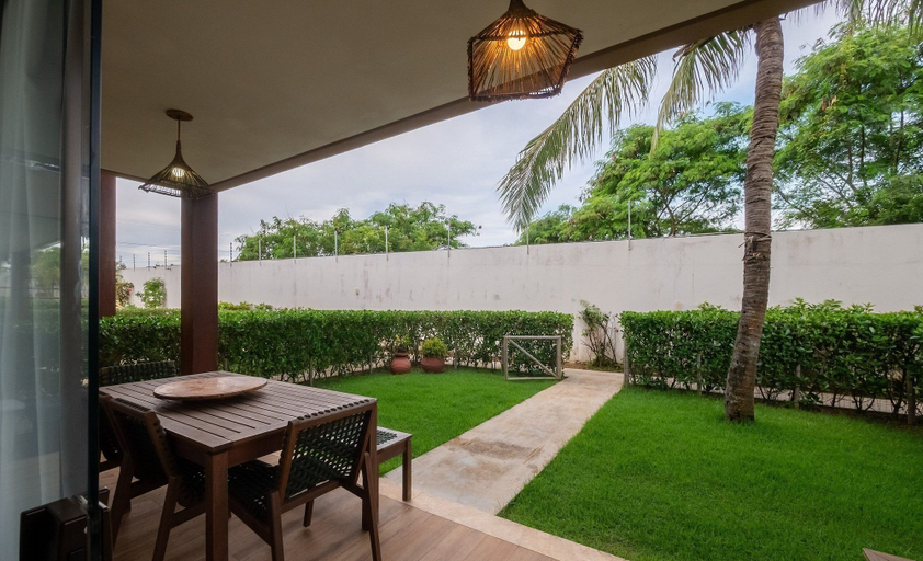 Outdoor dining 4, House in Condo w/ Pool and BBQ Nto0005, Camaçari