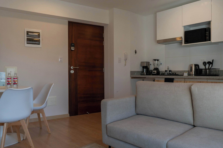 Room 5, w Amazing 1BR w Balcony in Barranco, Lima