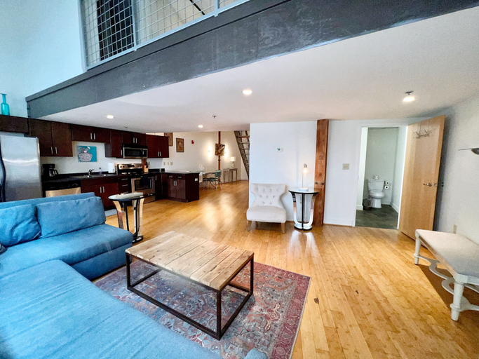 Interior 4, Dolly, Davidson