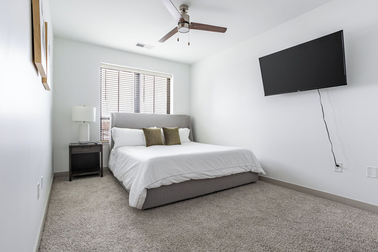 Bedroom 3, Landing McCordsville, Hancock
