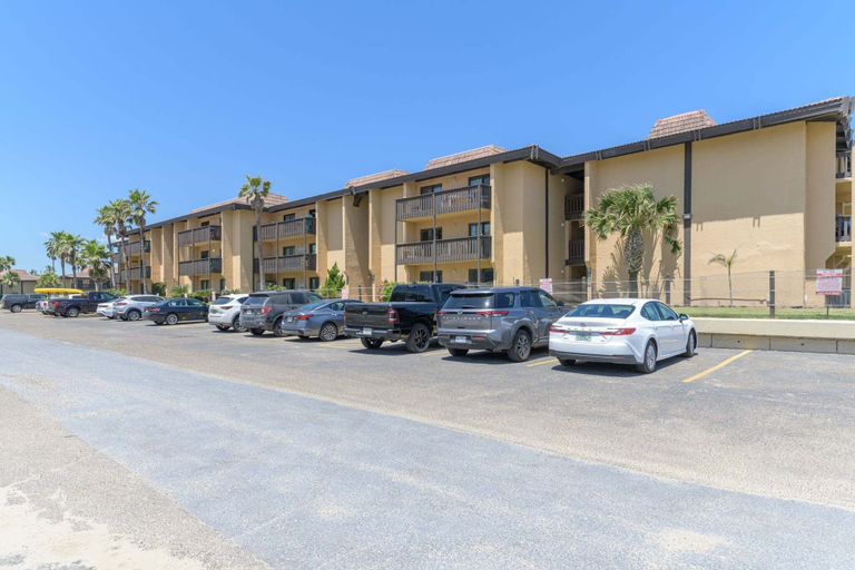 Exterior 2, Tiki 158 - Standard 1BR Beach Area Condo, Cameron