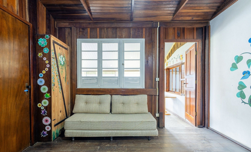Interior 5, Large 3-bedroom House in Penha Sel0068, Penha