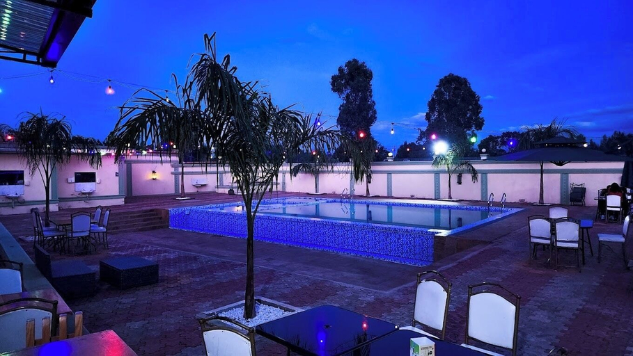 Pool 4, Derby Place Lounge Karatina, Mathira