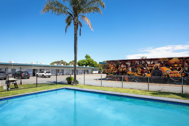 Sport & Beauty 4, Ship Motel Yarram, Wellington - Alberton