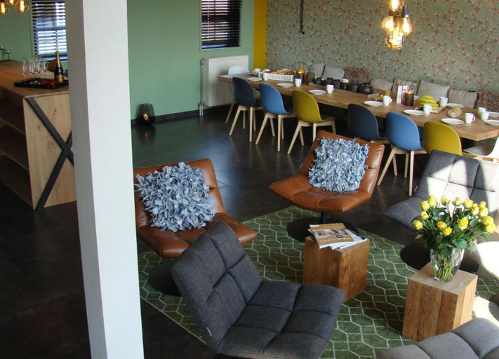 Food & Drinks, Rural Holiday Home With Outdoor Pool & Sauna, Sluis
