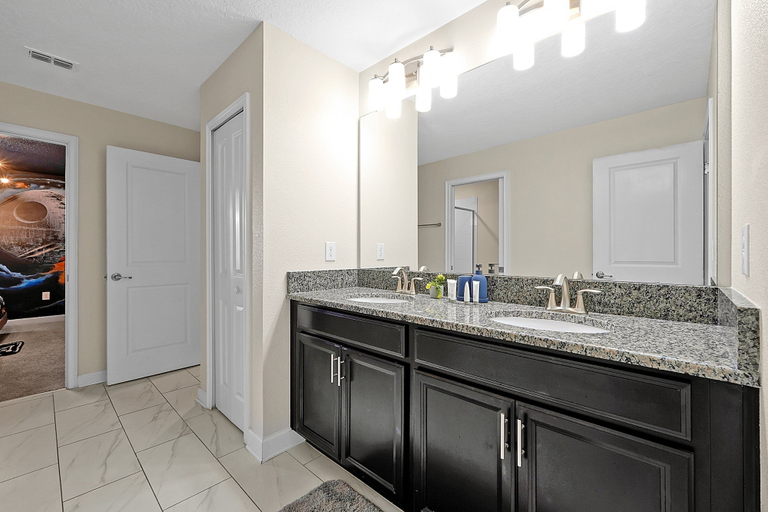 Interior 3, 1571 Observer Lane, Davenport-8bed, Osceola