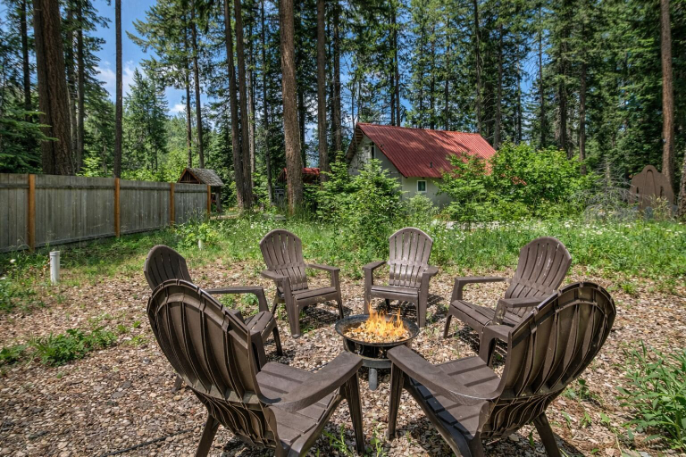 Property grounds 5, Compass Cabin 2 Bedroom Homeby NW Comfy Cabins by RedAwning, Chelan
