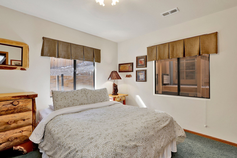 Room 4, Big Bear 7th Heaven #714, San Bernardino