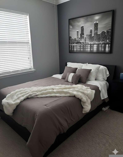 Room 3, Spacious 3BR Home by United Center With Deck Yard, Cook