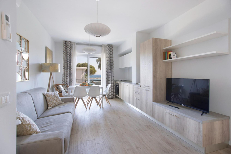 Room 2, Italianway - Cristoforo Colombo 12 INT 5, Imperia