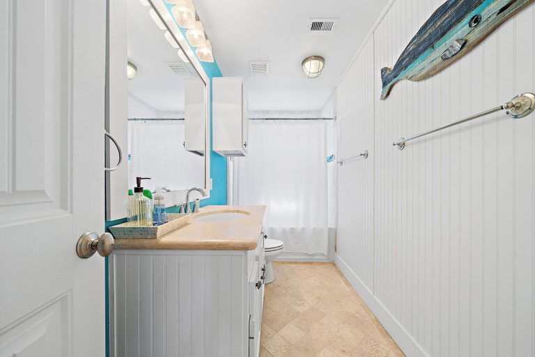 Bathroom 3, Coastal Cottage by Ryson Vacation Rentals, Galveston