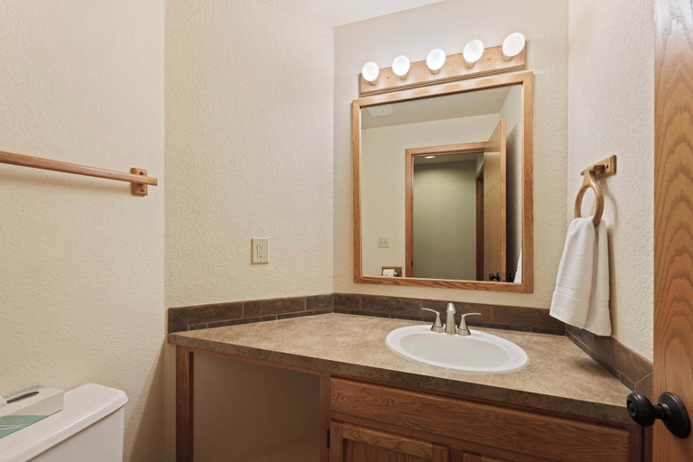 Interior 3, Fairway Village 25, Deschutes