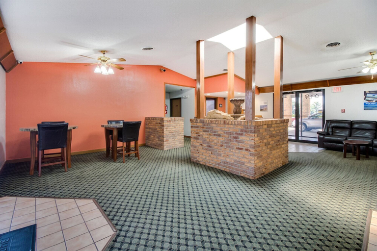 Others 5, Motel 6 Marion, IL, Williamson