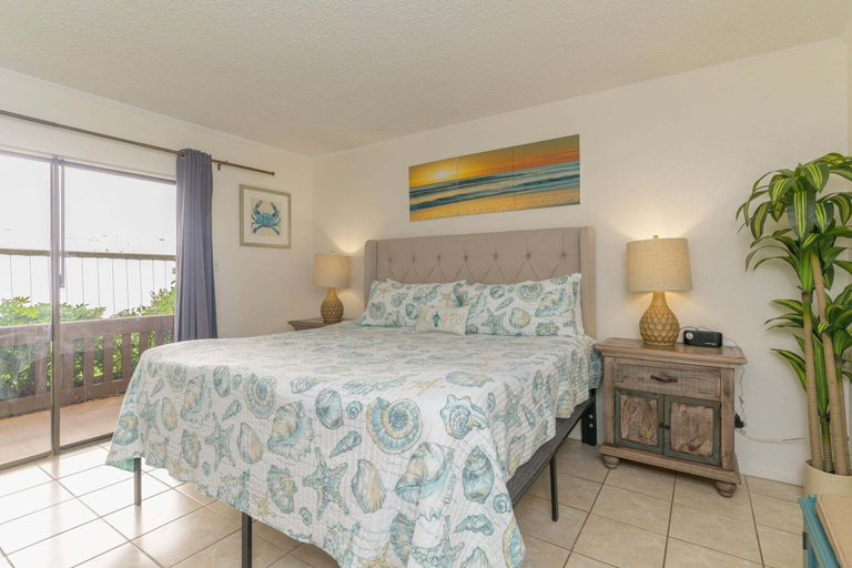 Room 3, Tiki 112 - Beachfront 1br Condo W/ Pool Access 1 Bedroom Condo, Cameron
