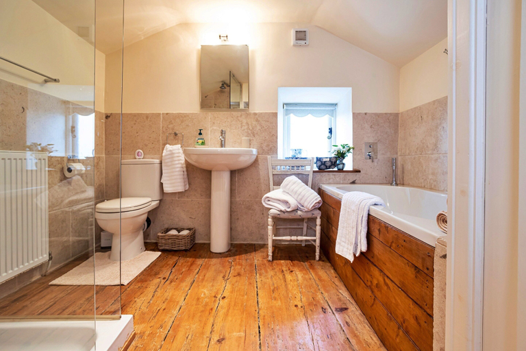 Bathroom 3, Historical Cottage in Ingleton, No Deposit, North Yorkshire