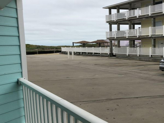 Exterior & Views 2, Beachgate CondoSuites and Oceanfront Resort, Nueces