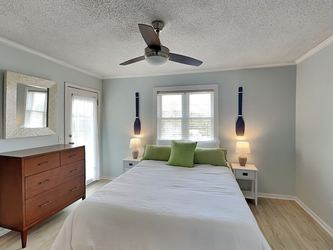 Bedroom 3, Tropical Winds by Carolina Retreats, New Hanover
