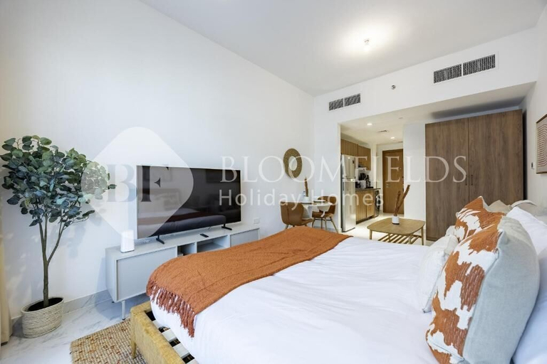 Room 4, Bloomfileds Magnatic STU Oasis Masdar, Abu Dhabi City