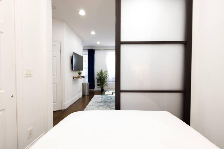 Room 4, 69-2d Stylish Lower East Side 1BR Apt Brand New, New York