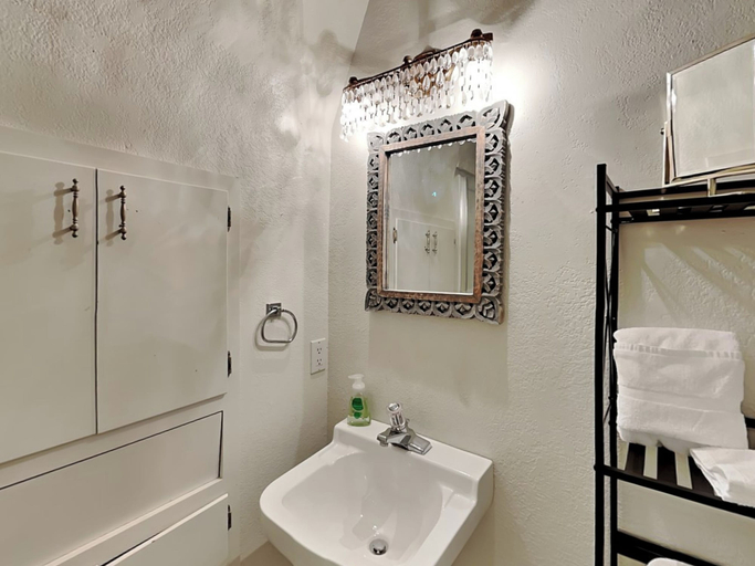 Bathroom 3, Doc's Den by Ruidoso Vacation Rentals, Lincoln