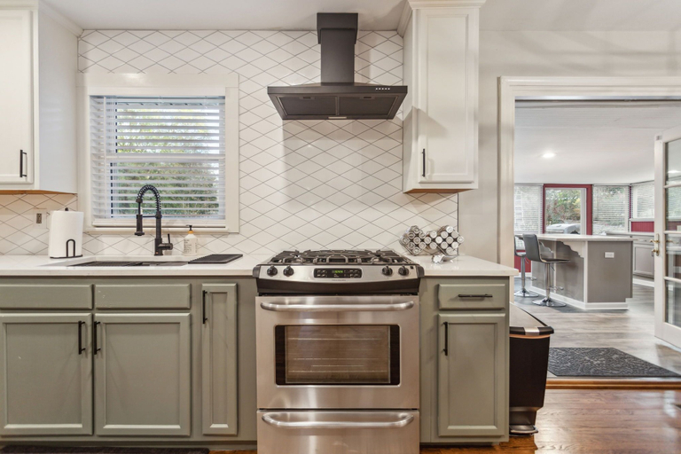 Interior 2, 425 Plantation Road SW, Smyrna, Cobb