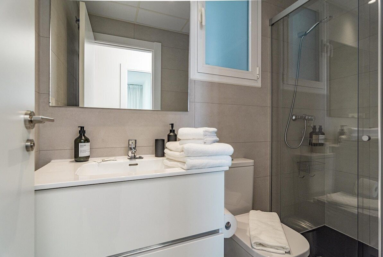 Bathroom 4, JG- Top Modern Apartment in Nueva Andalucia, Málaga