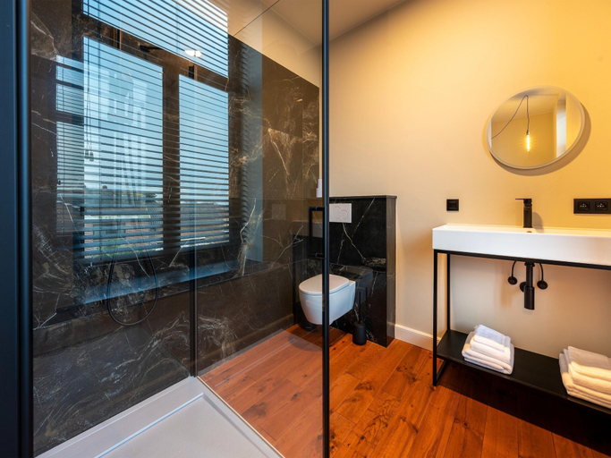 Bathroom 5, Picturesque Mansion With Garden in Tongeren, Limburg