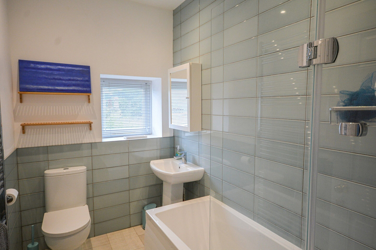 Bathroom, Charming Holiday Home in Kingsand, No Deposit, Cornwall