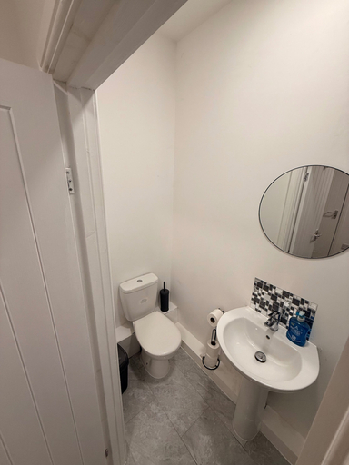 Bathroom 5, Stylish Dream Home With 4 En-suite Bedrooms, Sefton
