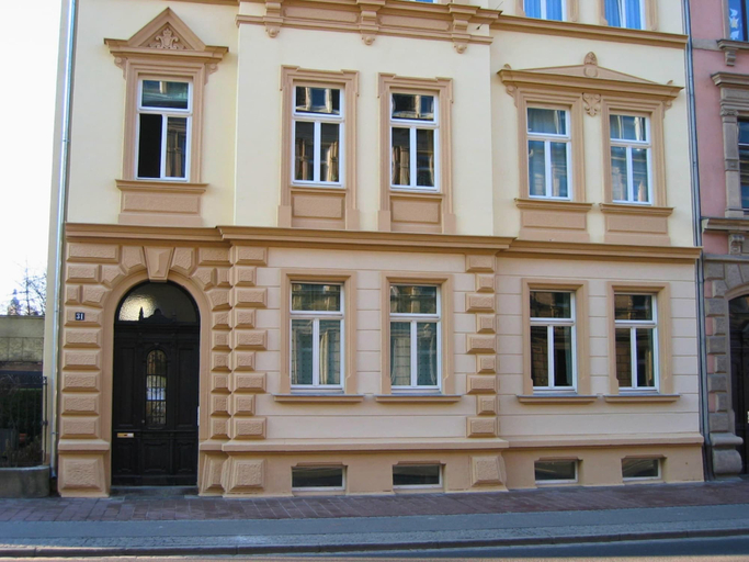 Primary image