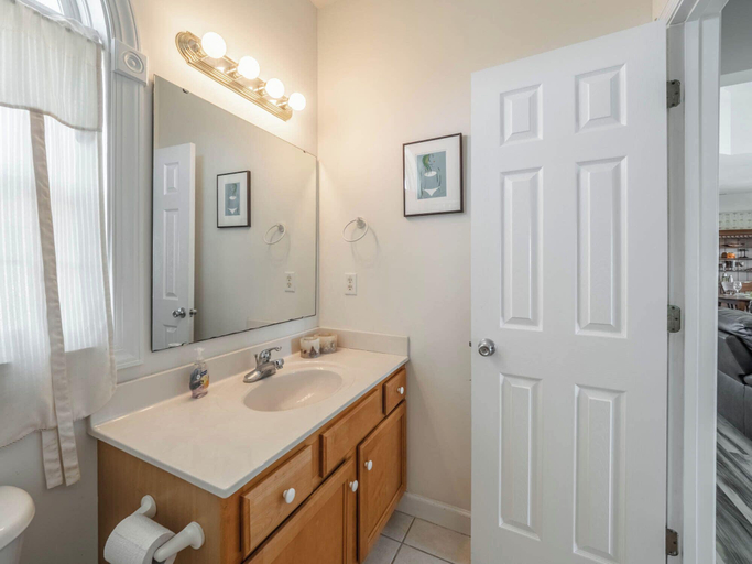 Bathroom 3, Perfectly Tangy by Topsail Realty, Pender
