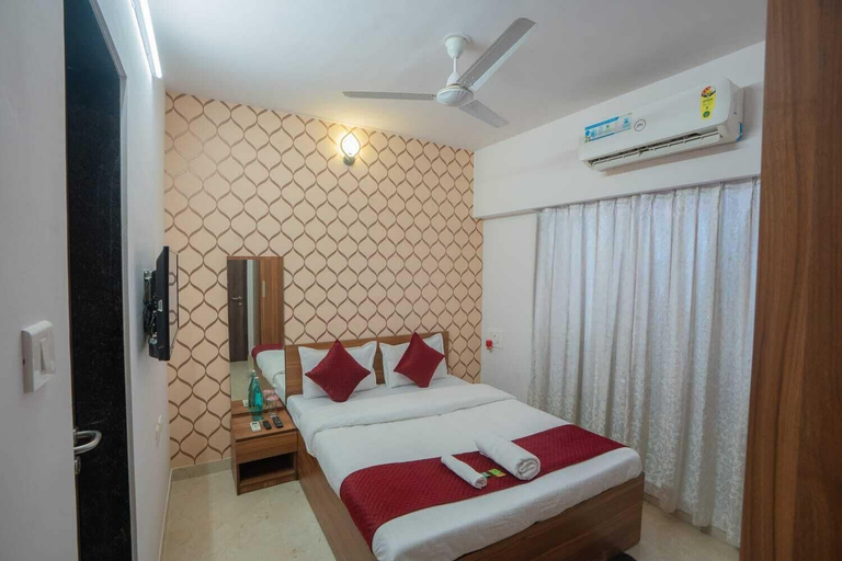 Room 2, Tulsi Luxury Home, Mumbai Suburban