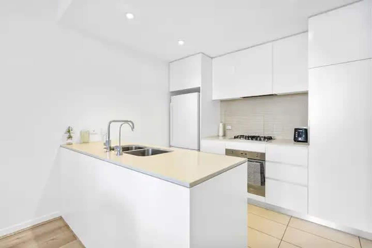 Room 5, Metawise BnB 2BR Near Airport Pool Gym Train, Sydney