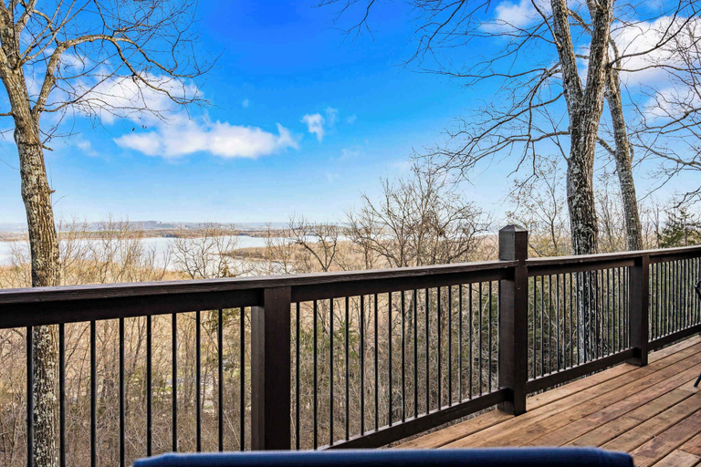 Property grounds, Skipjack Cottage Branson, Stone
