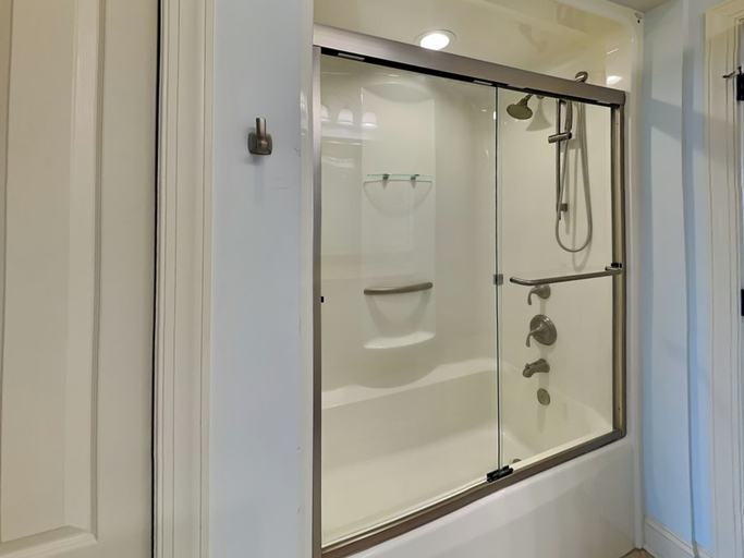 Bathroom 3, Permuda Private Island by Topsail Realty, Onslow