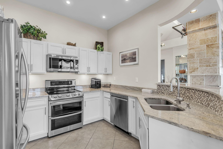 Private kitchen 4, Bahia Vista 363, Pinellas