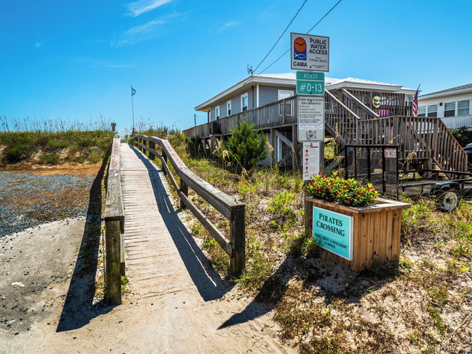 Exterior & Views 2, Both Sides Now by Topsail Realty, Pender