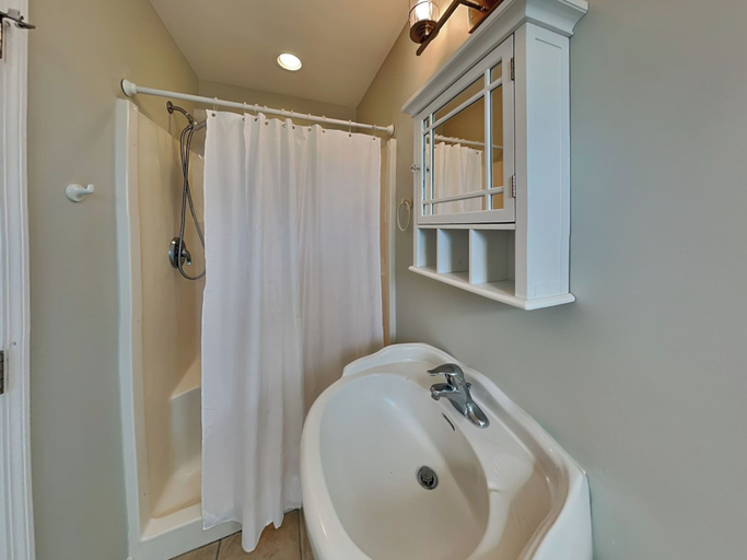 Bathroom 3, Shore Therapy by Topsail Realty, Onslow