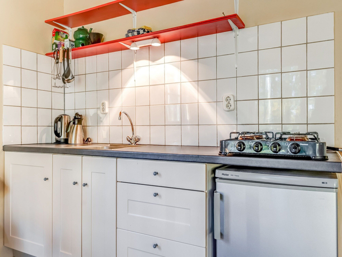 Others 3, Holiday Home With Terrace, Drimmelen