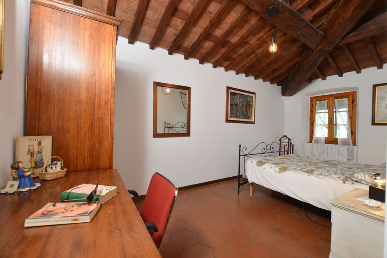 Bedroom 3, Antinoro Apartments, Florence