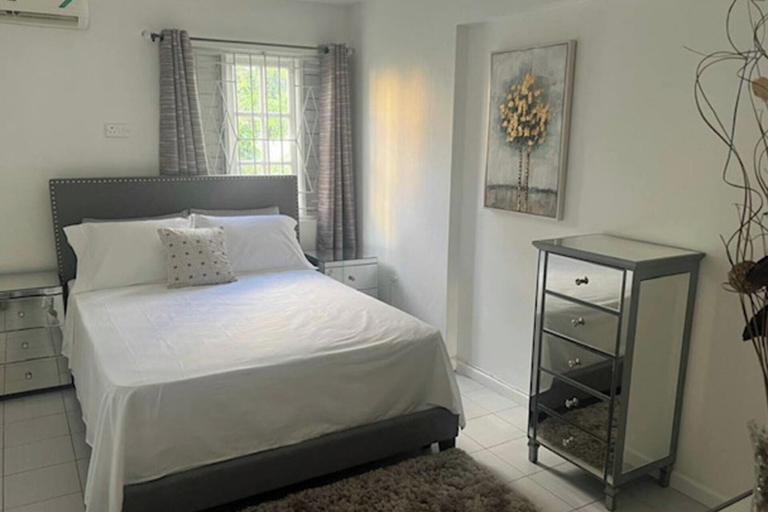 Room 3, Cozy Central 1-bed Apartment in Kingston