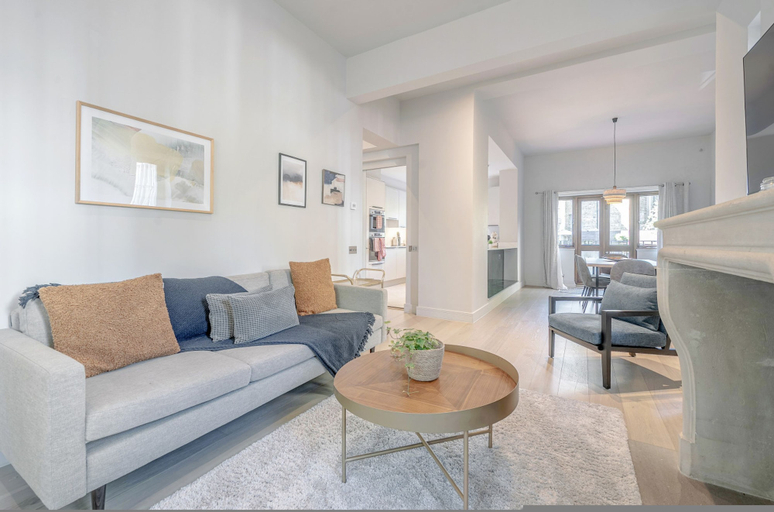 Room 5, Luxurious Home in Kensington, London