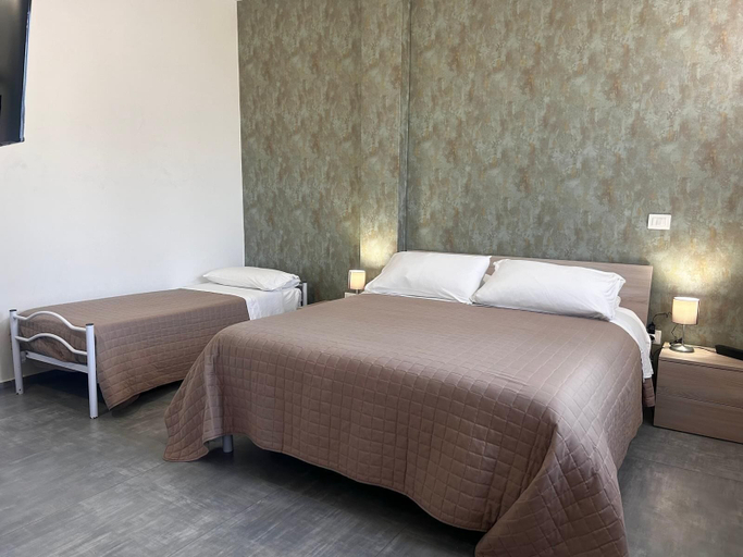 Bedroom 5, Hotel Bastione, Brindisi