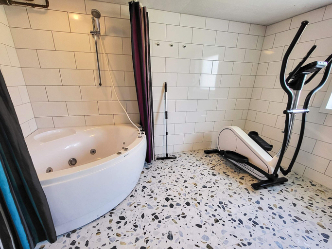 Bathroom 4, Holiday Home in Hälleviksstrand, Orust