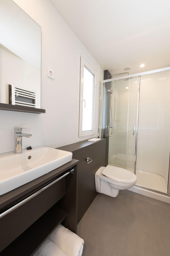 Bathroom 3, Vital CAMP Bayerbach, Rottal-Inn
