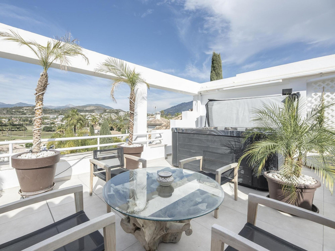Room 5, Alcores del Golf Oustanding Luxury Penthouse, Málaga