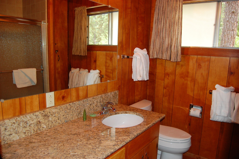 Bathroom 3, Harmony Villa, Mariposa
